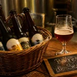 Brasserie artisanale seine-maritime : panier de bouteilles et ardoise de dégustation