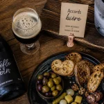 Le trèfle noir brasserie artisanale : bière fraîche et accords tapas